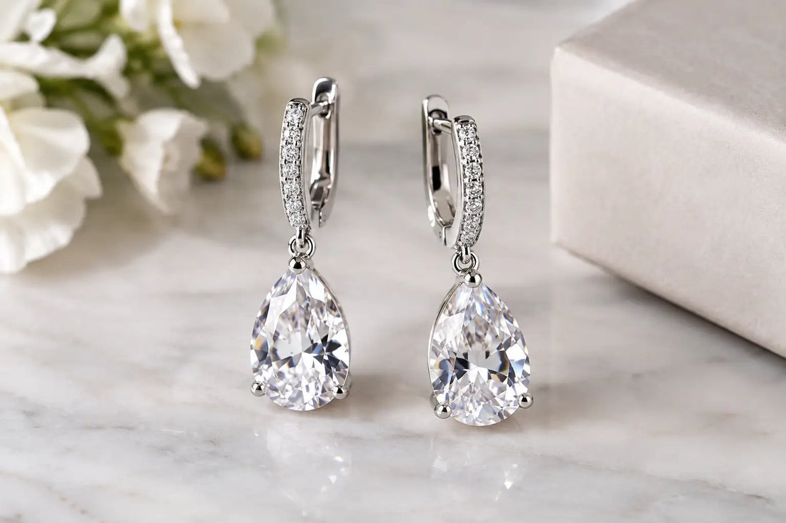 Orecchini Elegance in argento 925 e moissanite 10×14 mm