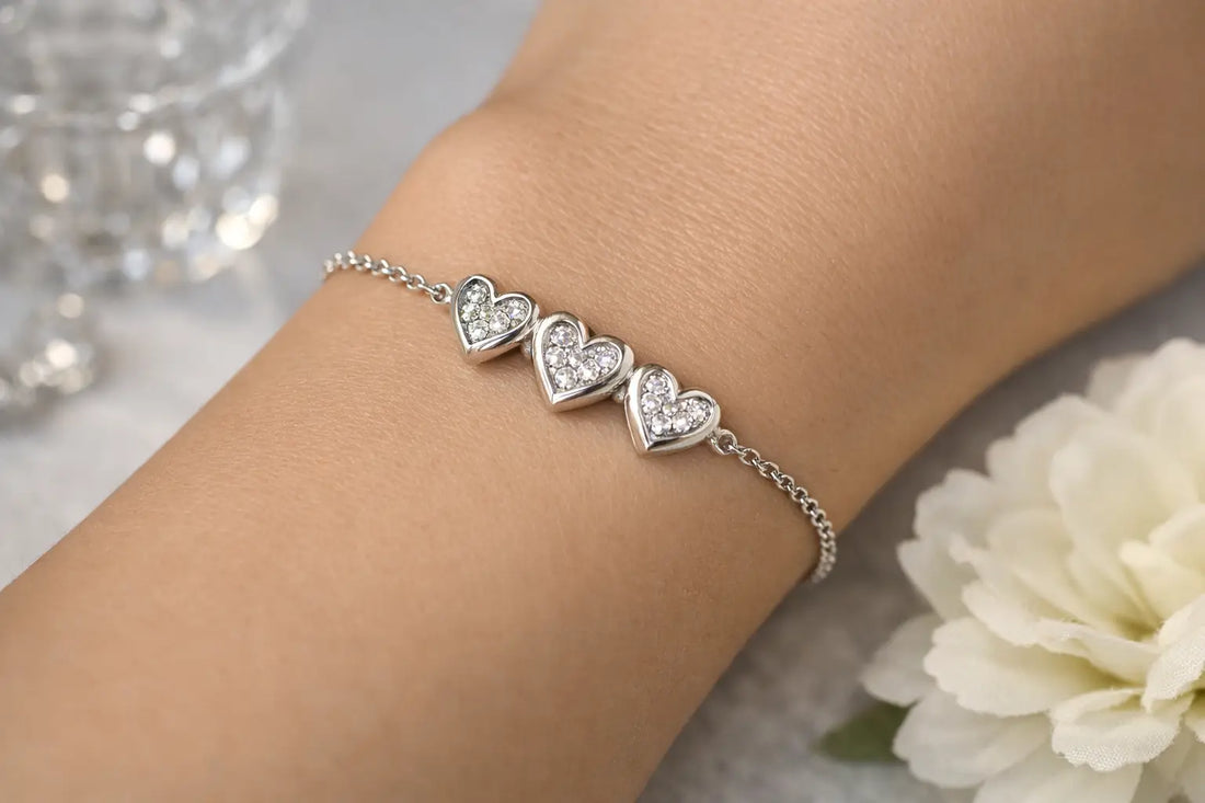 Bracciale tre cuori gioiello in argento e moissanite
