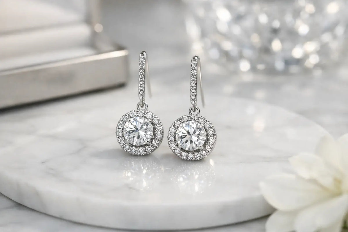Orecchini Pendenti Halo in Argento 925 con Moissanite