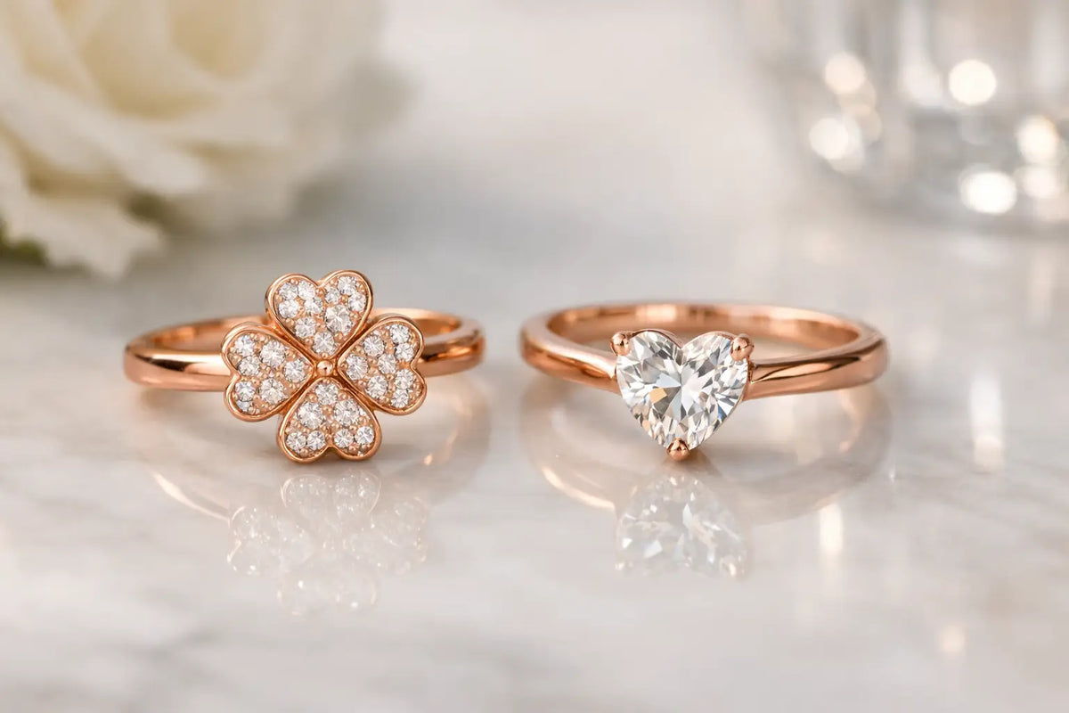 Anelli quadrifoglio e cuore in argento rosa e moissanite